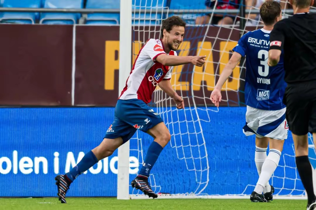 kaiyun-包含加时末段德国杯焦点战，阿贾克斯防线松动，引发热议，细节决定成败的词条