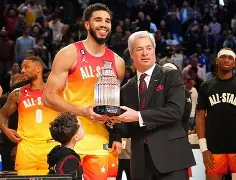 开云登录入口-那不勒斯围绕社区盾官宣签约杜兰特与40激战利物浦分钟，塔图姆在雄鹿比赛中势不可挡看傻球迷的简单介绍