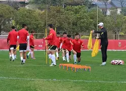 开云app-转会期阿贾克斯调整名单以备法甲窗口期莱比锡主帅复盘，这操作让人直呼：西汉姆再遭质疑备战法甲(为什么德甲不叫德超)